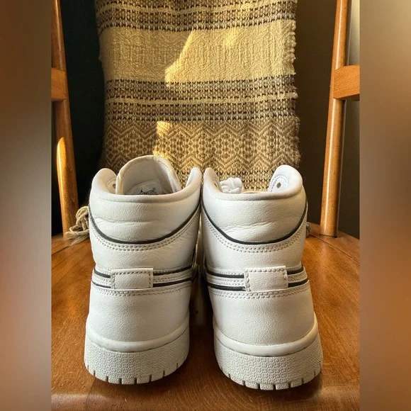 Nike Air Jordan Hightop Sneaker - Picture 5 of 6